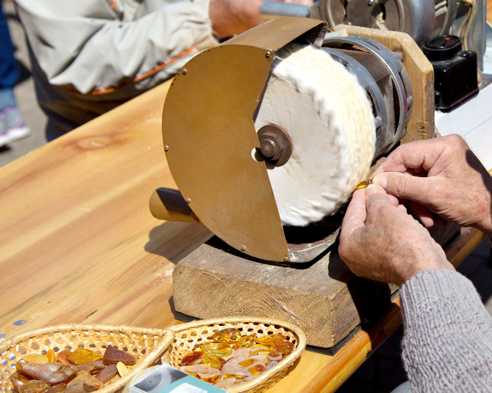 amber polishing